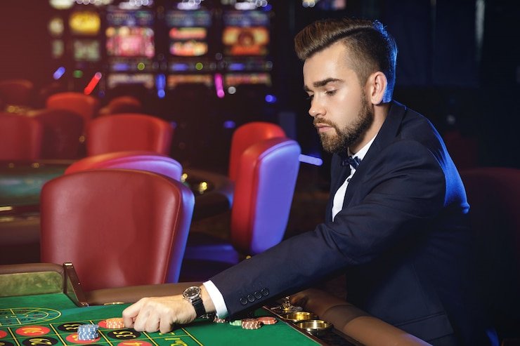 Antarmuka permainan Casino Hold'em dengan dealer live dan kartu-kartu
